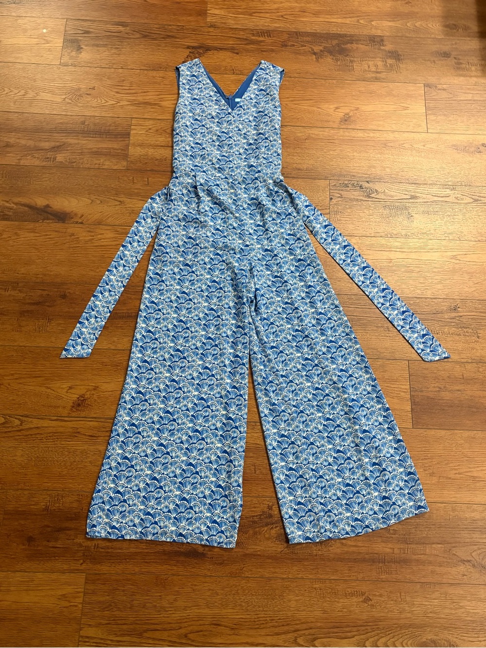 J.McLaughlin Blue Art Deco Print Wide Leg Jumpsuit Belted Size 2